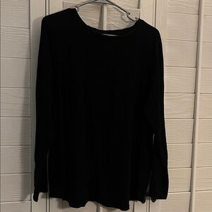 Eileen Fisher Woman. 100% organic cotton Basic Black Long Sleeve Tee
Sz 1X